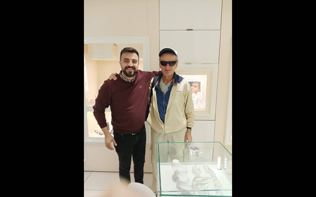 DNA Jewelry Store Customer 43 